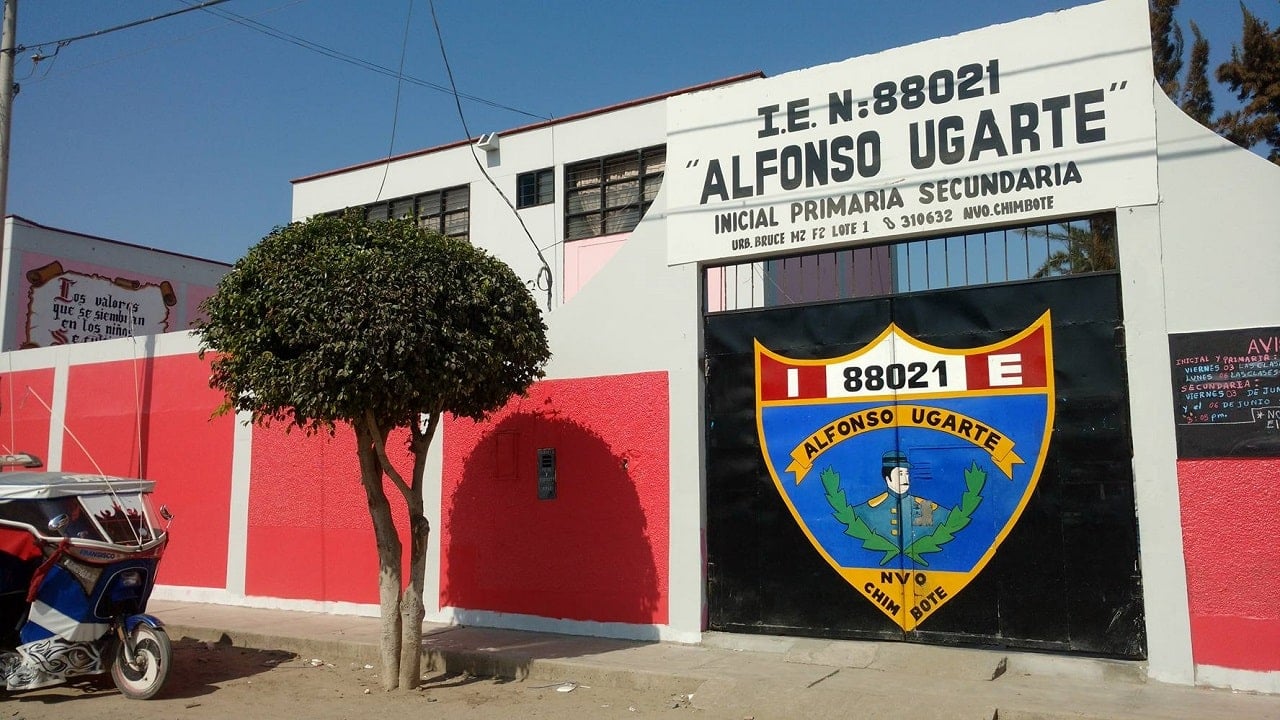 Colegio 88021 ALFONSO UGARTE - Nuevo Chimbote