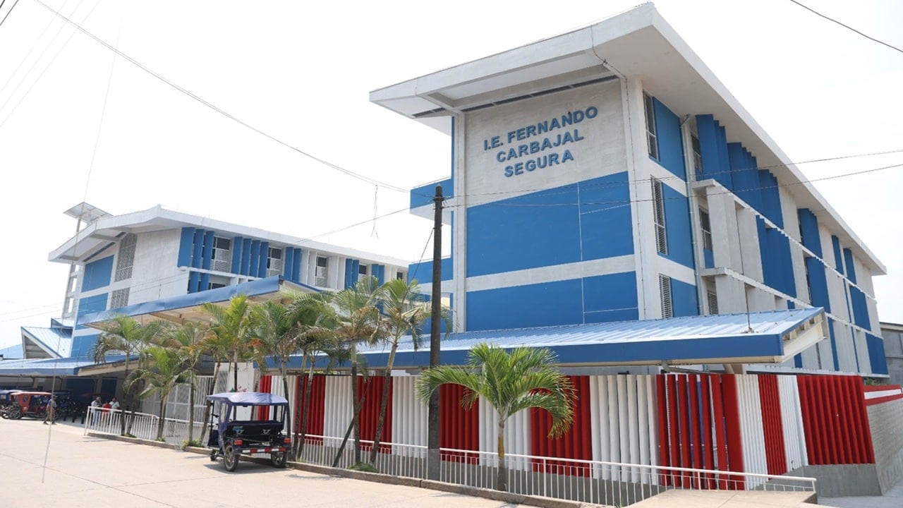 Colegio FERNANDO CARBAJAL - Aguaytia