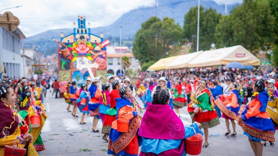 Del 14 de febrero al 14 de marzo de 2025 - Celebración del Carnaval Huaracino (Áncash)