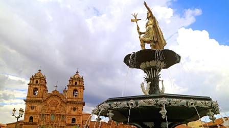 Festejos por el  mes turístico en el Cusco